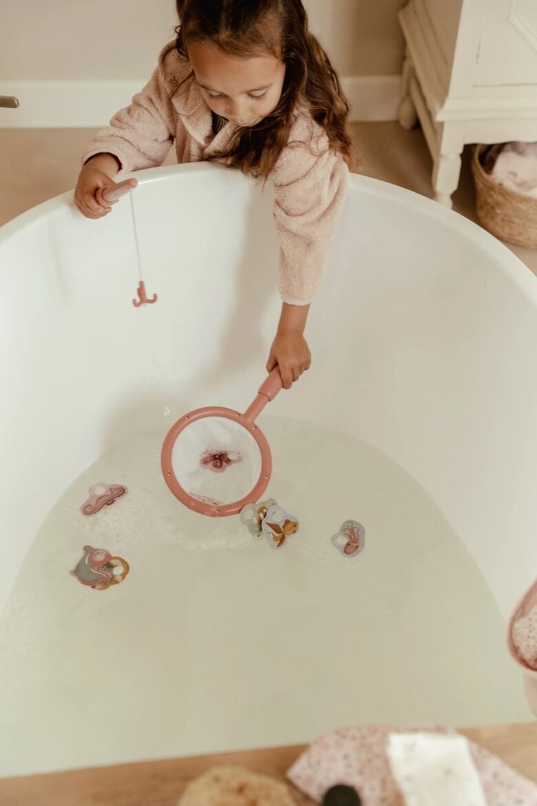 Little Dutch Fishing Game Girl 2015916